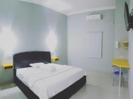 SURYA INN, hotel v destinaci Watdek
