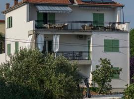 Villa Gambera: Pirovac şehrinde bir otel