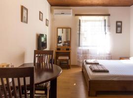Apartments Kole, guest house in Rafailovici
