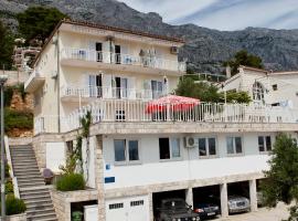 Apartments Irma, pet-friendly hotel in Baška Voda