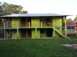 Cabañas YA'AXKAN, hotel v destinaci Lacanjá