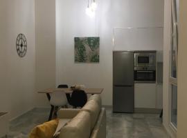 Apartamento nuevo en casa tipo palacio, družinam prijazen hotel v mestu Cádiz