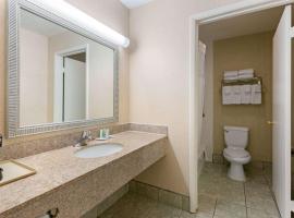 Quality Inn & Suites Oceanside Near Camp Pendleton, hotel in Oceanside