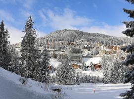 Hotel Cristallo, מלון בארוזה