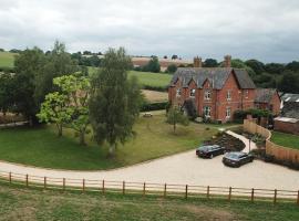 Newcourt Barton, hotel with parking in Cullompton