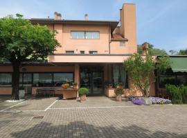 Hotel Ristorante Fatur, hotel v destinaci Cisano Bergamasco