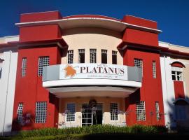 Hotel Platanus, hotel di Campos do Jordao