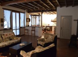 Agriturismo Cipolli e Podò Corte Carlini, cottage a Mantova