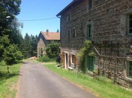 Gite de Folgoux, casa o chalet en Malvières