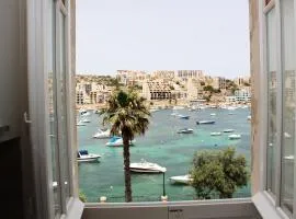 Blue Harbour 3 bedroom seafront apartment with large yard on the promenade - by Getawaysmalta