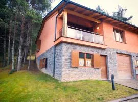 Fantastica casa a la Molina amb jardí en plena natura