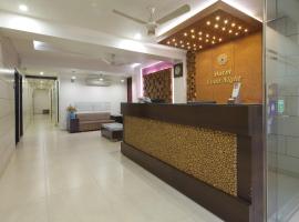 Hotel Good Night, hotelli kohteessa Ahmedabad lähellä maamerkkiä Manek Chowk