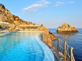 UNAHOTELS Capotaormina、タオルミーナのホテル