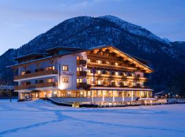 Hotel Bergland, hotel di Pertisau