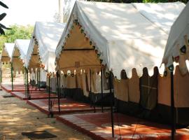Nature Camp Konark Retreat, отель в городе Конарка, рядом находится Храм солнца в Конараке