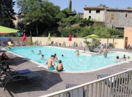 Camping de Retourtour, hotel v mestu Lamastre