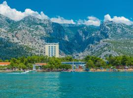 Bluesun Holiday Village Alan, hotel a Starigrad-Paklenica