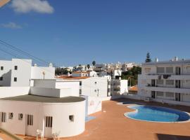 Casa Franki - Stylish and large beach apartment in Algarve, hotel di Carvoeiro