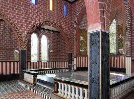 La Chapelle de verre, un lieu unique au monde, cabaña o casa de campo en Ronquières