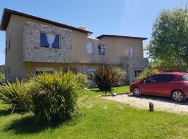 Princesas Del Mar a 4 cuadras del mar, nhà khách ở Mar Azul
