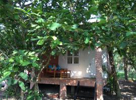 Orchard Fruit Farm Bungalow, hotell i Phu Quoc