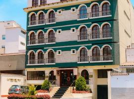 Apart Hotel Caminos del Inca, residence a Lima