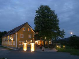 Landhotel GUT MOSER, hotel en Leutschach