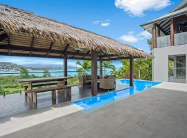 Mandalay Luxury Retreat, hotel in Airlie Beach