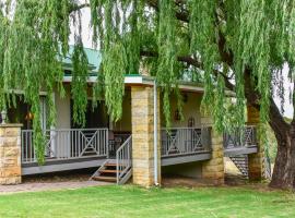 Willow Creek Villas, hotell i Clarens