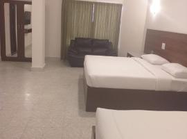 Sreeparthi Hotel, hotel v destinaci Oystermouth