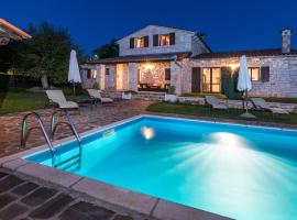 Elegant Villa in Istria with Outdoor Pool, casa de temporada em Tinjan