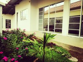 Monte Líbano Suites, hotel in Puerto López