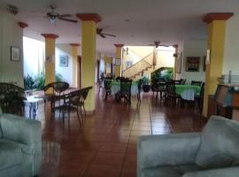 Hotel Brandts Los Robles de San Juan, hotel en Managua