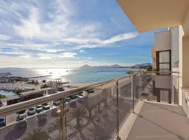 Penthouse Frontline Apartment Next to Beach