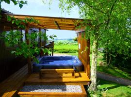 Limestone Lodges, hotel v destinaci Bothel