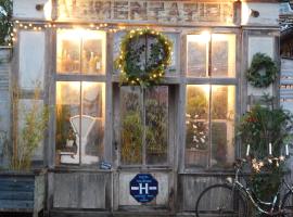 Mimi la Sardine、Saint-Gervais en-Belinのホットタブ付きホテル