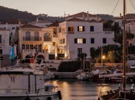 Porto Vecchio Luxury Suites، شقة فندقية في سبيتسيس