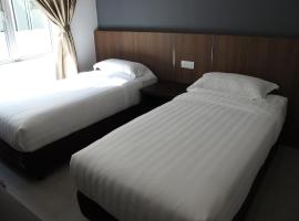 HOTEL SUKARAMAI, khách sạn có chỗ đậu xe ở Kampung Gurun