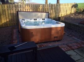 Woodburn Lodge, hotel with jacuzzis in Dumfries