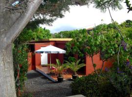 Casa Sandra en Las Norias Todoque con Wi-Fi, hotel in Los Llanos de Aridane