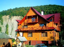 У Тараса і Лесі, hotel in Yaremche