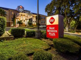 Best Western Plus Hill Country Suites - San Antonio, hotel near San Antonio Zoo and Aquarium, San Antonio