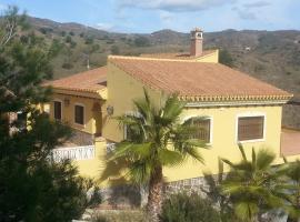 Cortijo Rural Los Gonzalez, cabin in Rincón de la Victoria