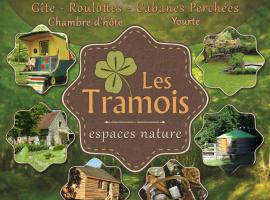 Les Tramois, hótel með bílastæði í Donzy