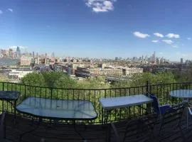 Mid-Town View 4 BR Near NYC