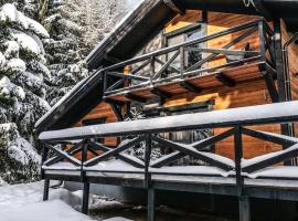 Chalet Račkova dolina: Pribylina şehrinde bir otoparklı otel