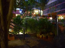 Shamrock Holiday Home, romantic hotel in Munnar