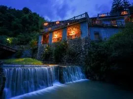 Nanjin Earthen Listen Spring Villa
