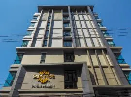 Casa Luxe Hotel and Resident