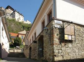 Hotel Pod Hradom, viešbutis mieste Trenčynas